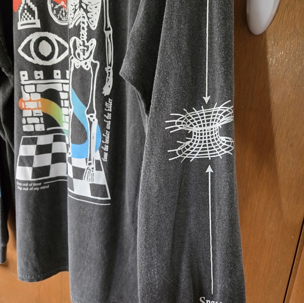 PACSON, Graphic Sweatshirt with Colorful Yin Yang Design - Picture 7 of 7